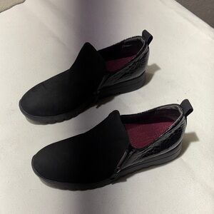 Munro Black Slip-On Mules with Textured Heel